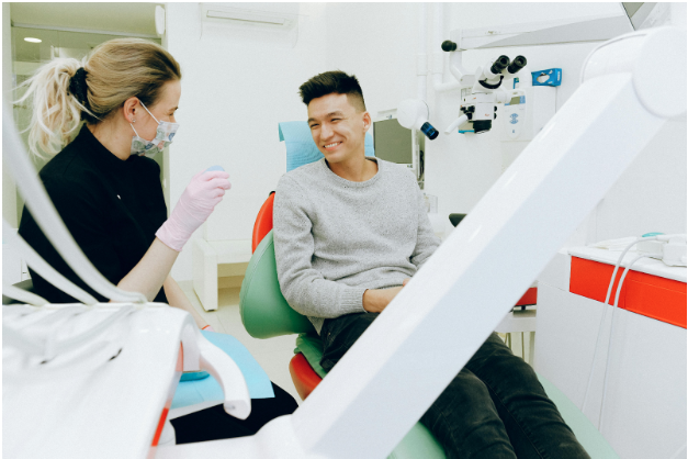 Analytics That Bite: Measuring the True ROI of Dental Ad Campaigns